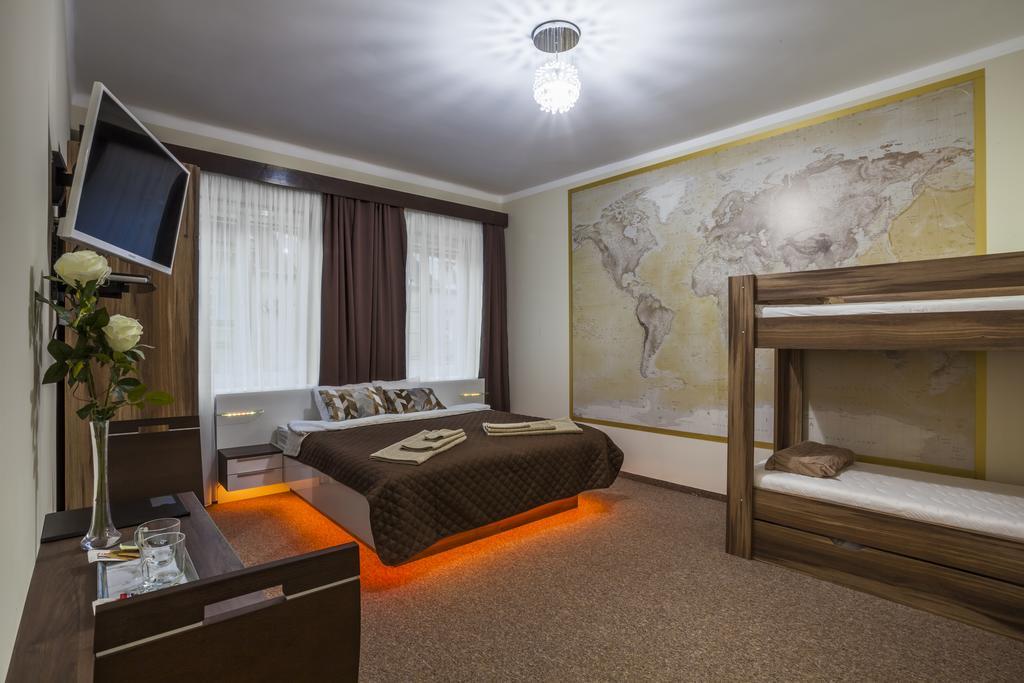 Luxury Air-Conditioned Rooms In Old Town Bratislava Eksteriør billede