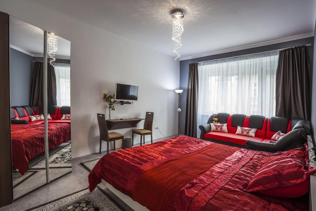 Luxury Air-Conditioned Rooms In Old Town Bratislava Eksteriør billede