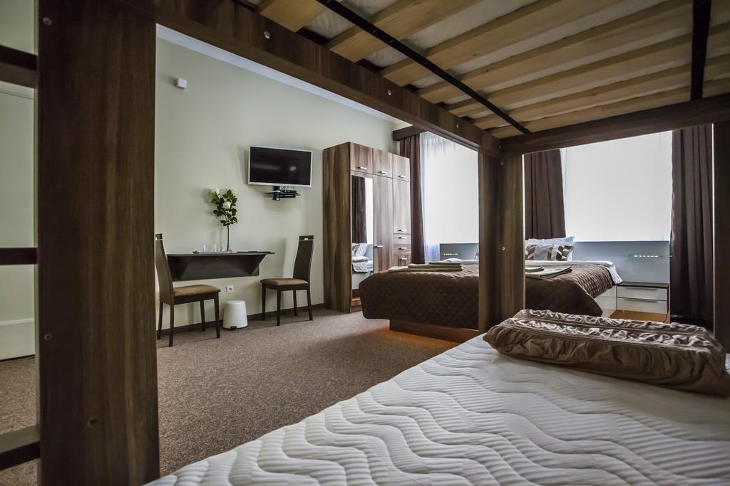 Luxury Air-Conditioned Rooms In Old Town Bratislava Eksteriør billede
