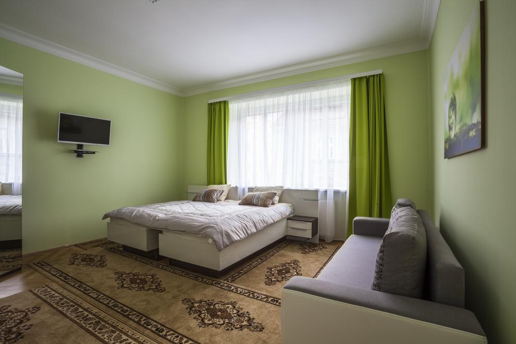 Luxury Air-Conditioned Rooms In Old Town Bratislava Eksteriør billede