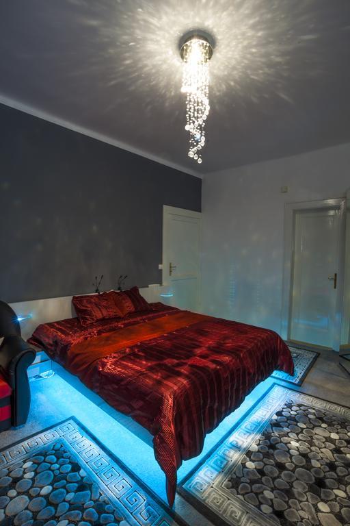 Luxury Air-Conditioned Rooms In Old Town Bratislava Eksteriør billede