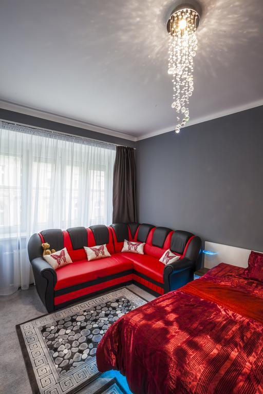 Luxury Air-Conditioned Rooms In Old Town Bratislava Eksteriør billede